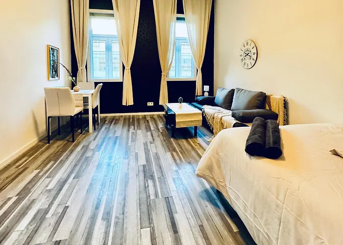 Stylish 1br Close To Akh *