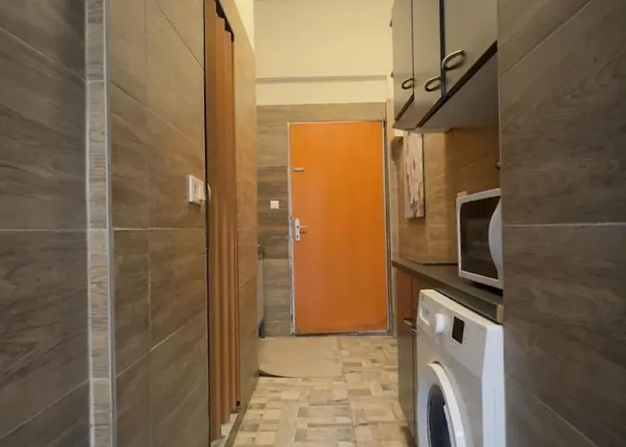 アパート Stylish 1br Close To Akh *